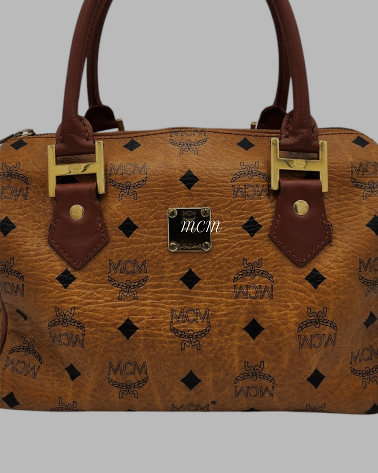 Braune Tasche von MCM Frontansicht
