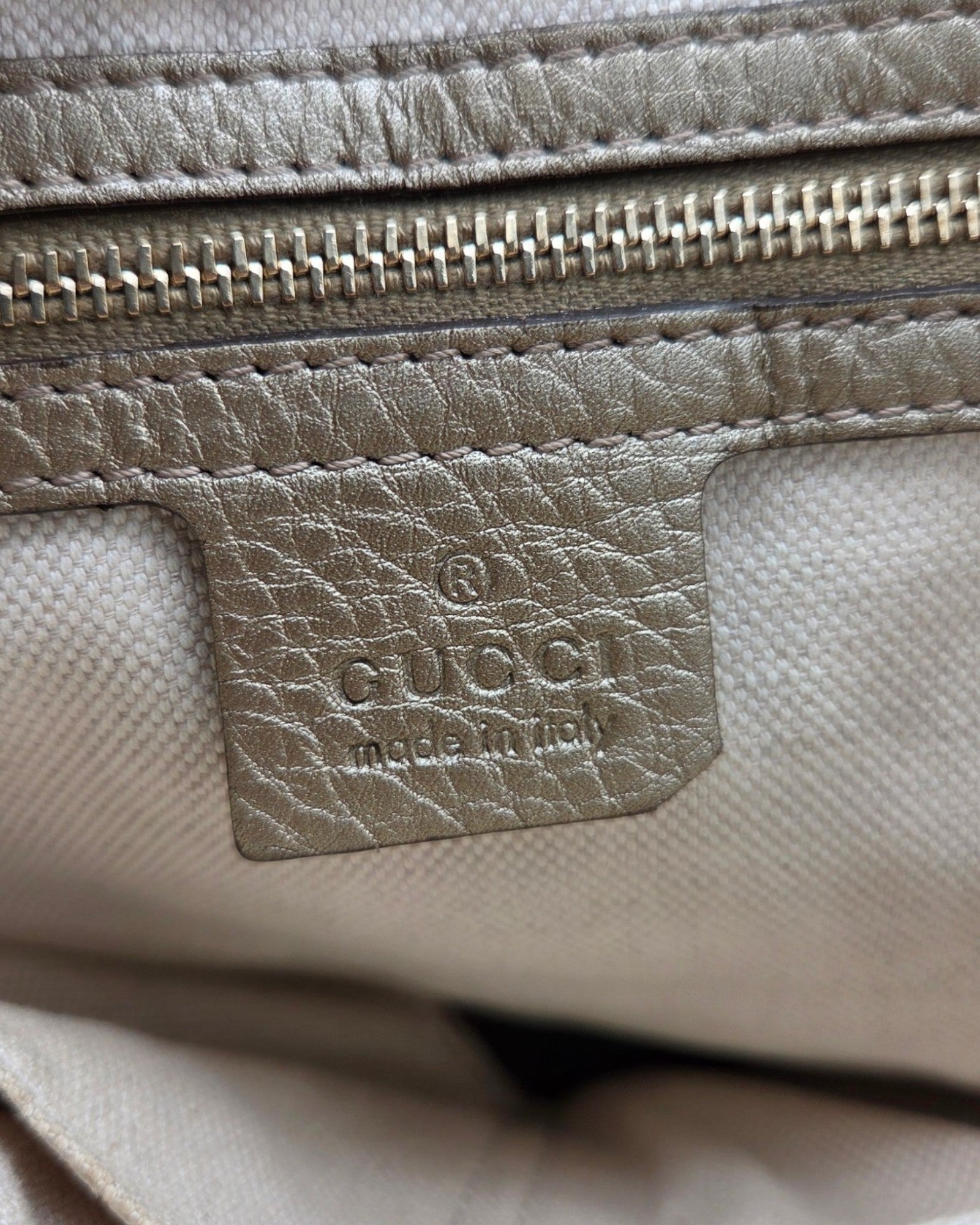 Gucci GG Canvas Bella Schultertasche