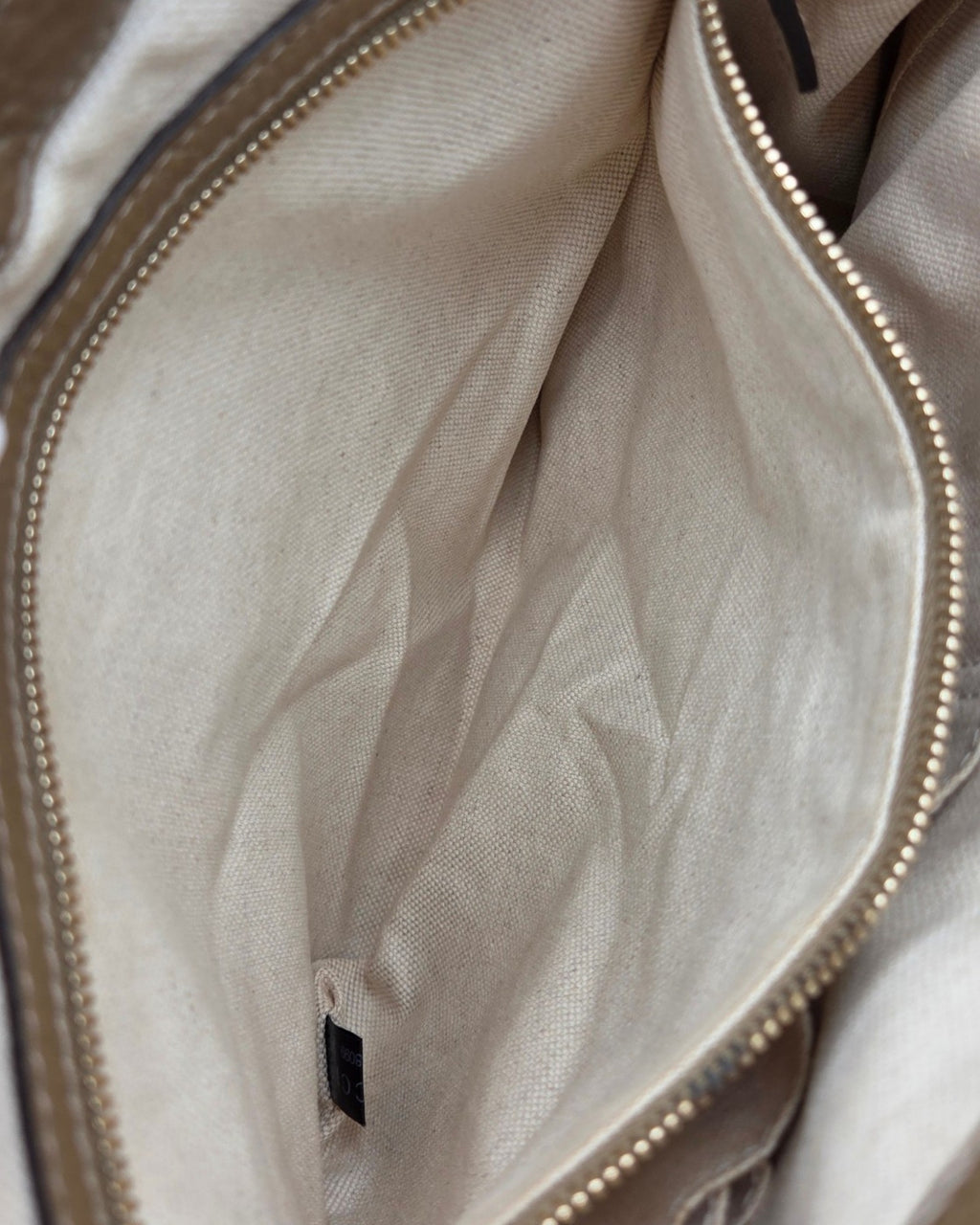 Gucci GG Canvas Bella Schultertasche