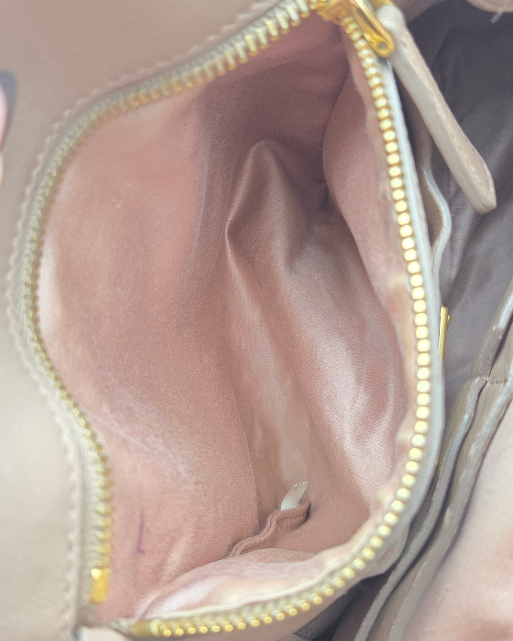 Miu Miu Matelasse Handtasche