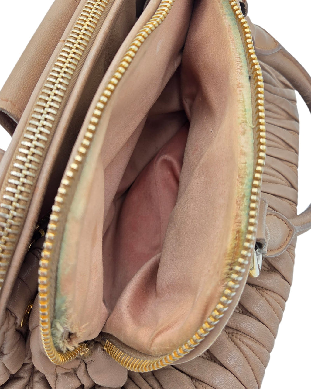 Miu Miu Matelasse Handtasche