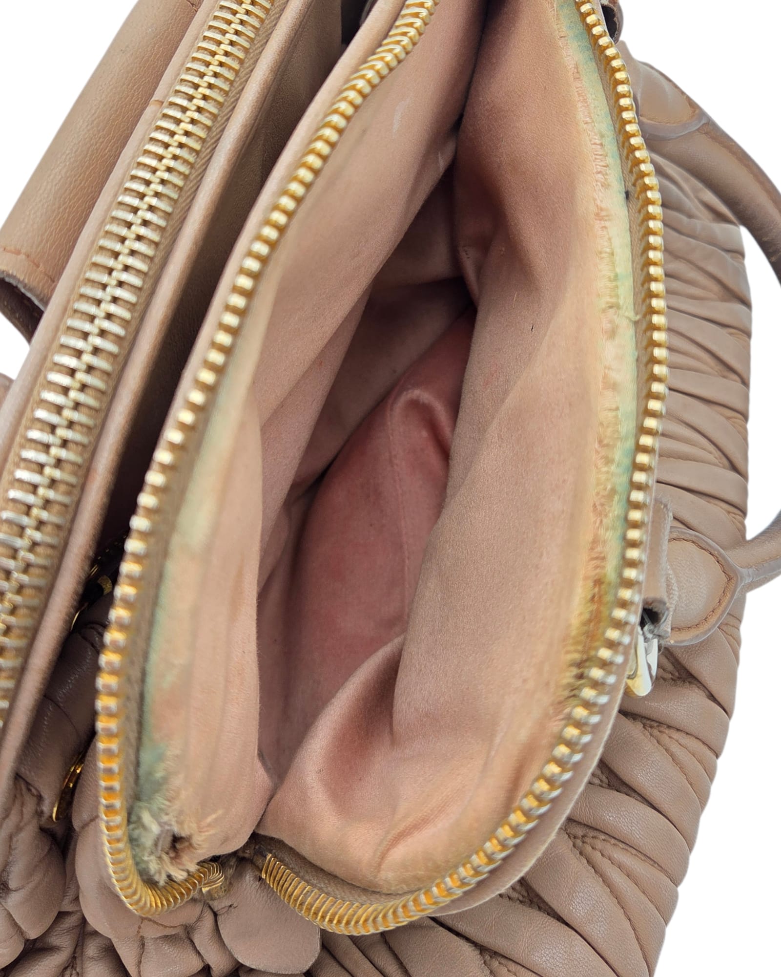 Miu Miu Matelasse Handtasche