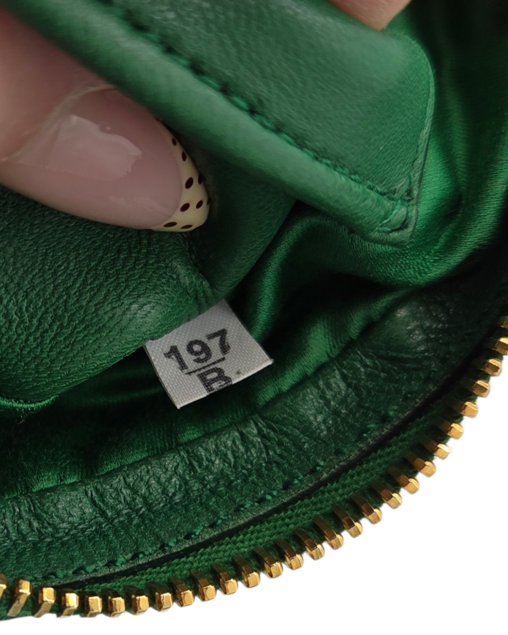 Miu Miu Matelasse Crossbody Tasche
