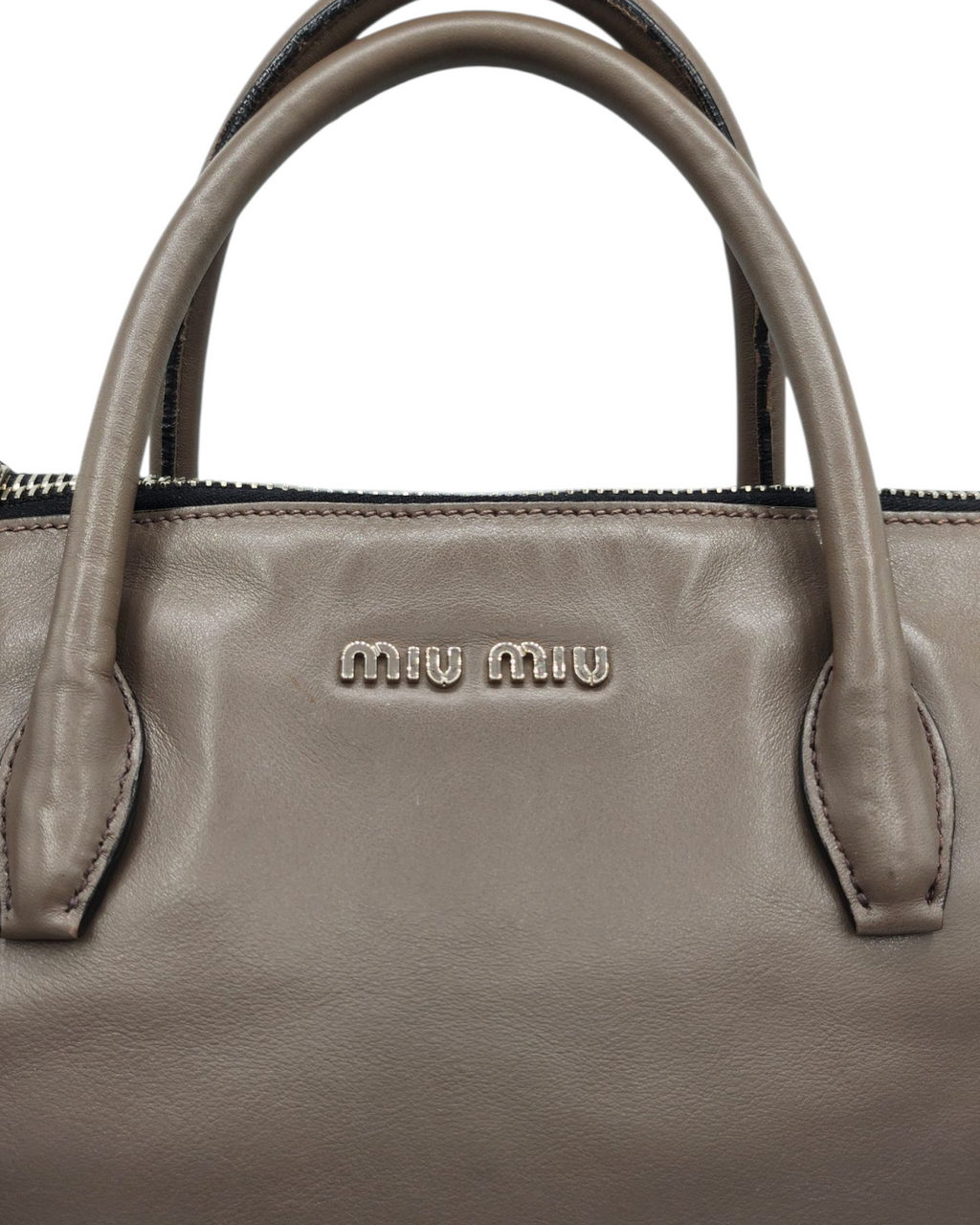 Miu Miu Tasche Logo außen