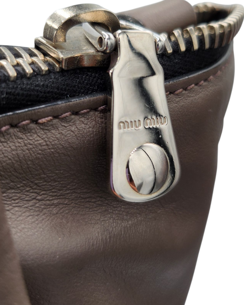 Miu Miu Tasche Logo Reißverschluss 