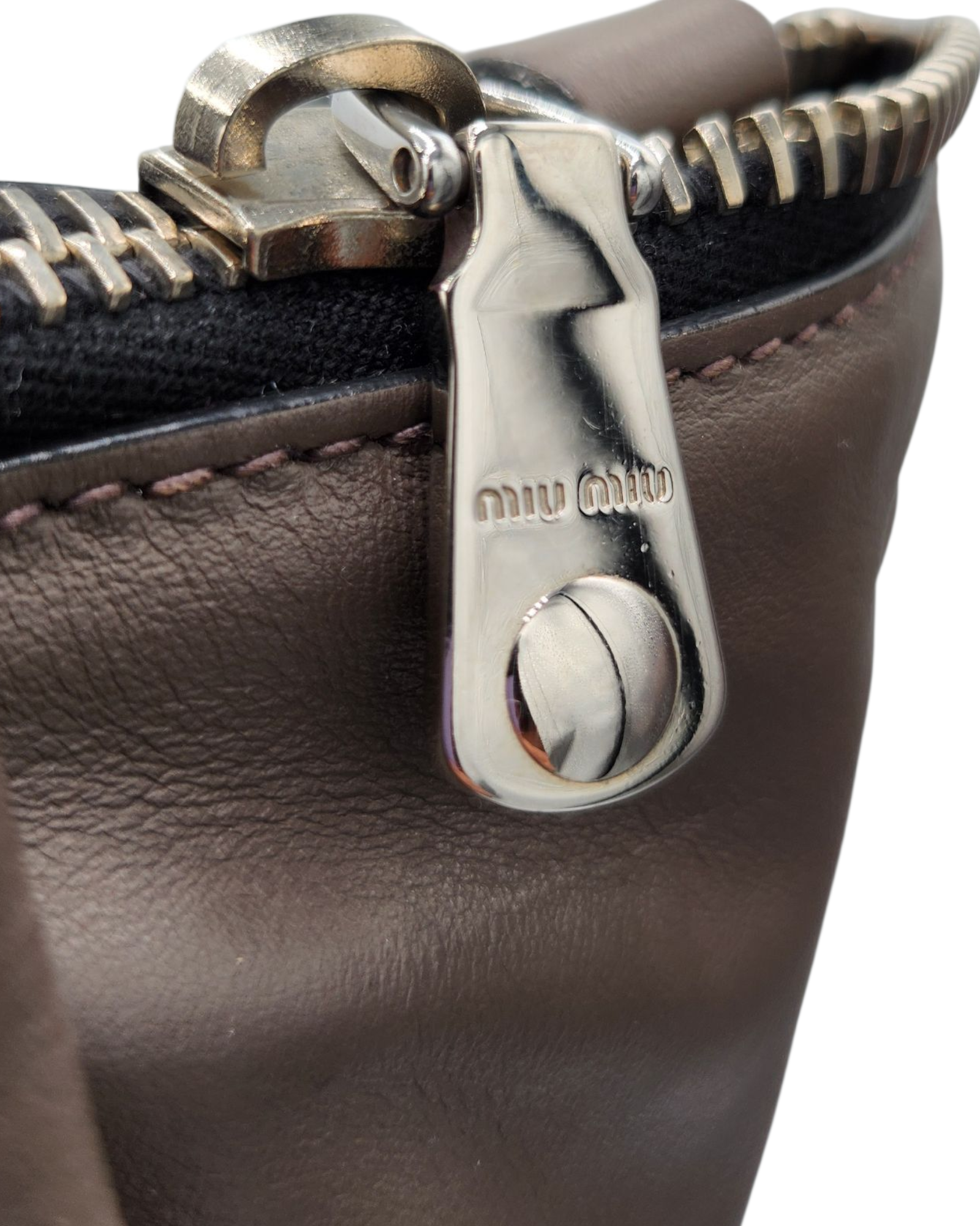 Miu Miu Tasche Logo Reißverschluss 