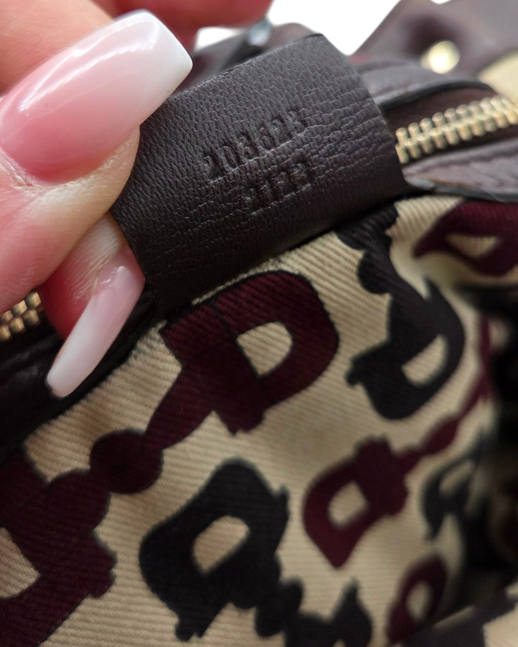Gucci Guccissima Pelham Hobo Bag Braun Leder