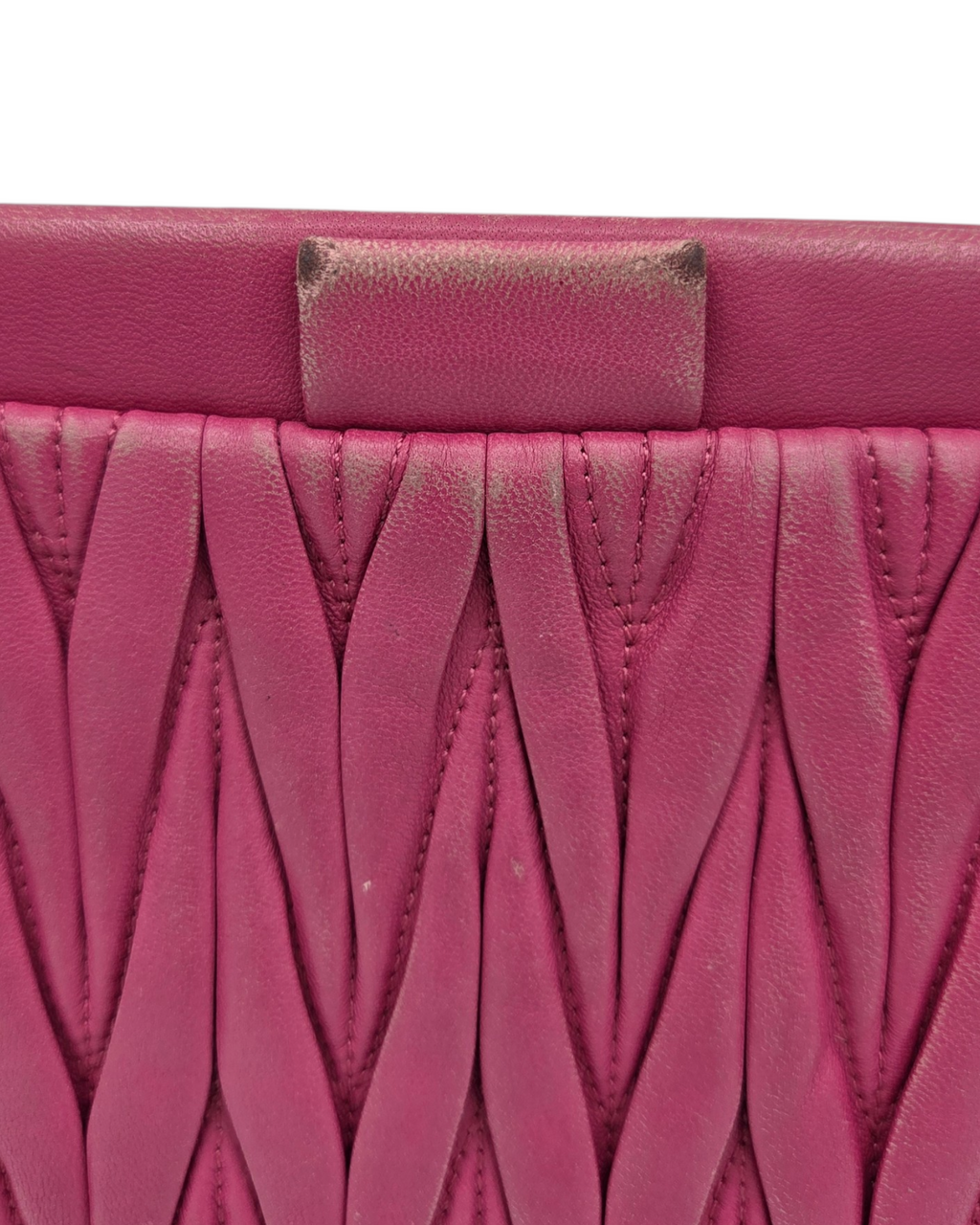 Miu Miu Matelasse Crossbody Tasche Fuchsia